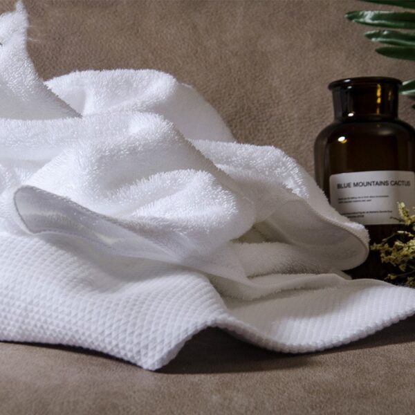 Special large towel white hotel bath towel - Image 3