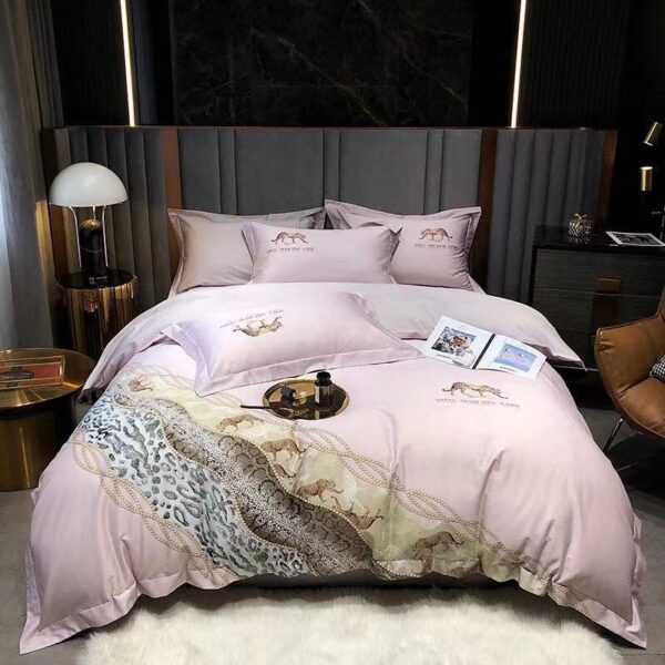High-End Hotel European-Style Cotton Bedding - Image 3