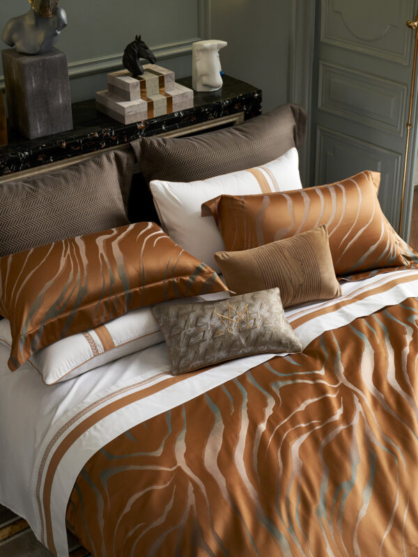 Town Style High-end Affordable Luxury Style Cotton Four-piece Bedding Set - Image 2