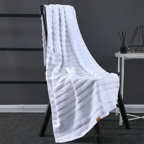 Five Star Hotel Thickened Cotton Bath Towel - Image 3