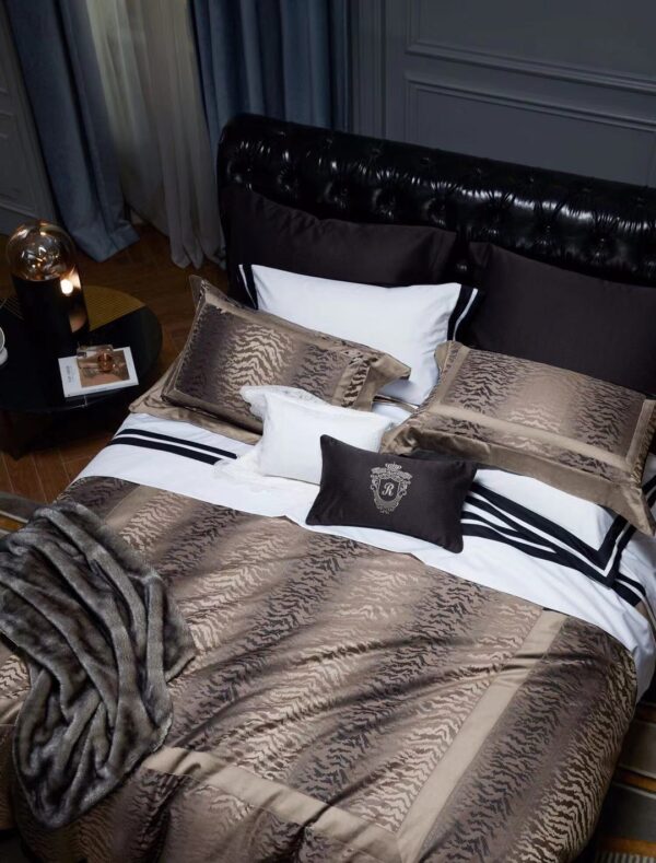 Town Style High-end Affordable Luxury Style Cotton Four-piece Bedding Set - Image 10